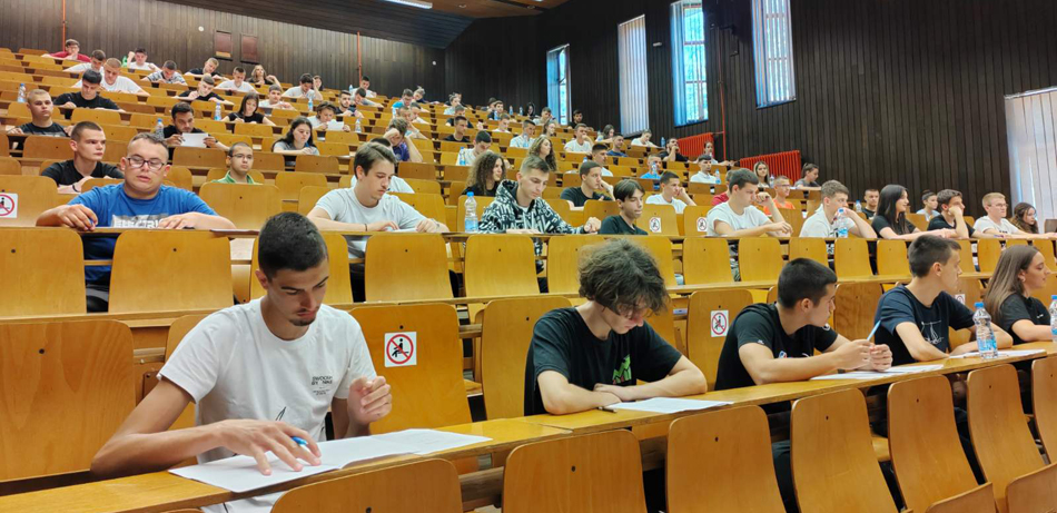 Пробни пријемни испит одржан на Факултету техничких наука у Чачку
